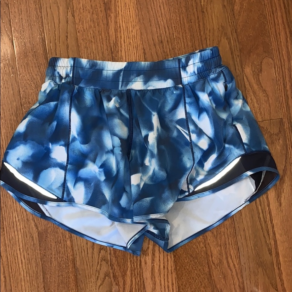 Lululemon Hotty Hot Shorts 4”